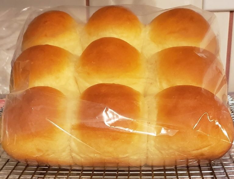 dinner rolls